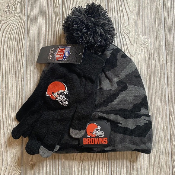 NFL Team Cleveland Browns Winter Beanie Hat and Gloves Combo One Size Camo NWTN - Picture 1 of 5
